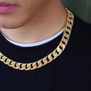 Cuban link Chain Necklace in Gold